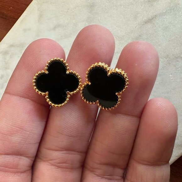 None Jewelry - 18KT Gold Clover Onyx Earrings